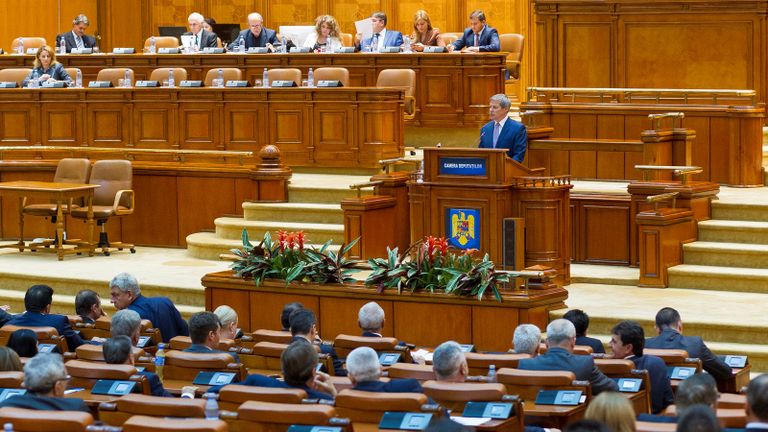 Cioloş a dat raport parlamentarilor