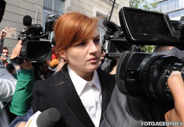 Ioana Băsescu şi Elena Udrea, anchetate de DNA