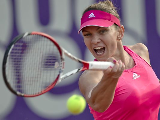 Simona Halep s-a calificat în optimi la Wimbledon