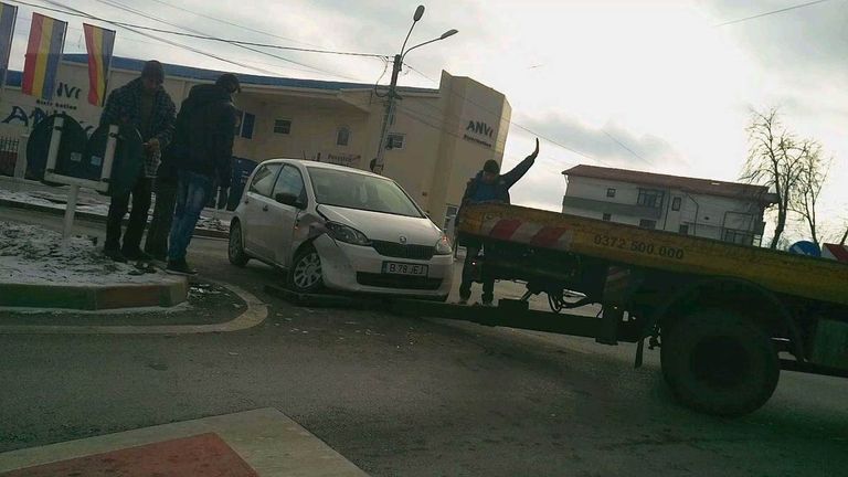 Accident în sensul giratoriu   