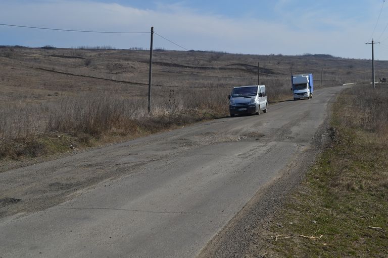 Studii în loc de asfalt pe drumurile naţionale