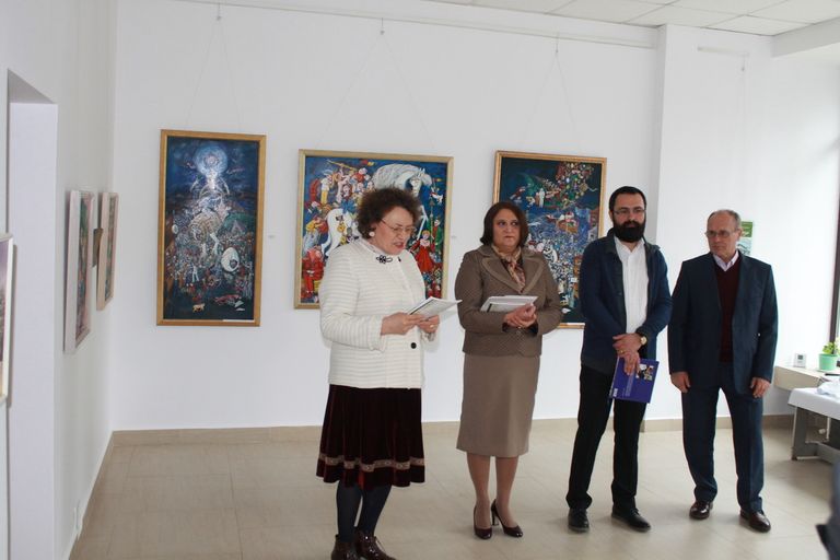 Salon de artă naivă la Galeriile Luchian