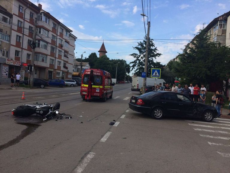 Motociclist rănit grav după un accident