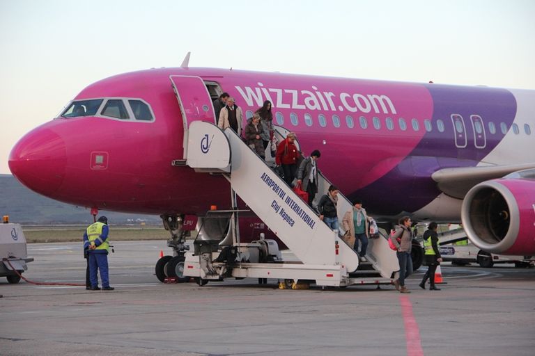 ANPC a început o investigaţie la companiile aeriene Wizz Air şi Ryan Air