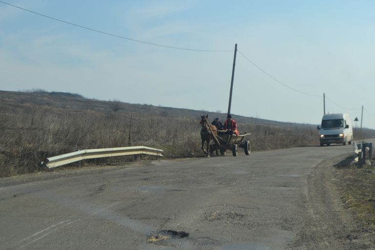 Val de minciuni cu drumul strategic