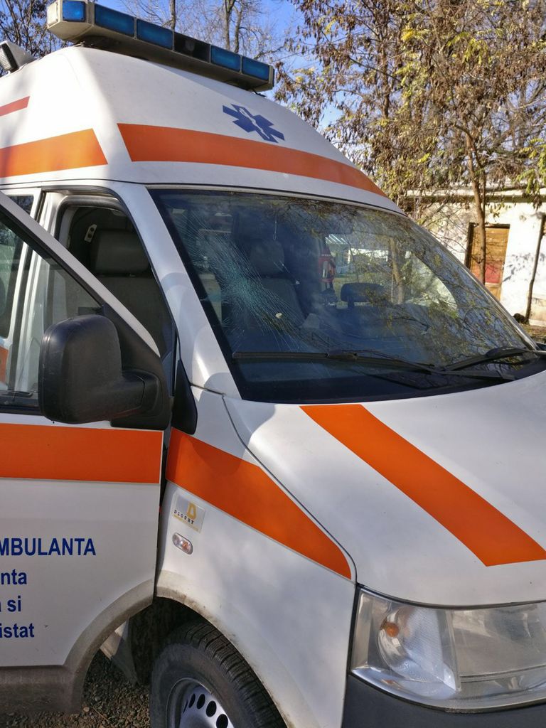 Cinci copii au fost răniţi în Galaţi după ce un şofer BEAT a intrat cu maşina în ei, într-un parc