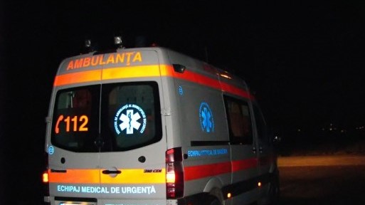 Ambulanţe purtate pe drum de un beţiv scandalagiu