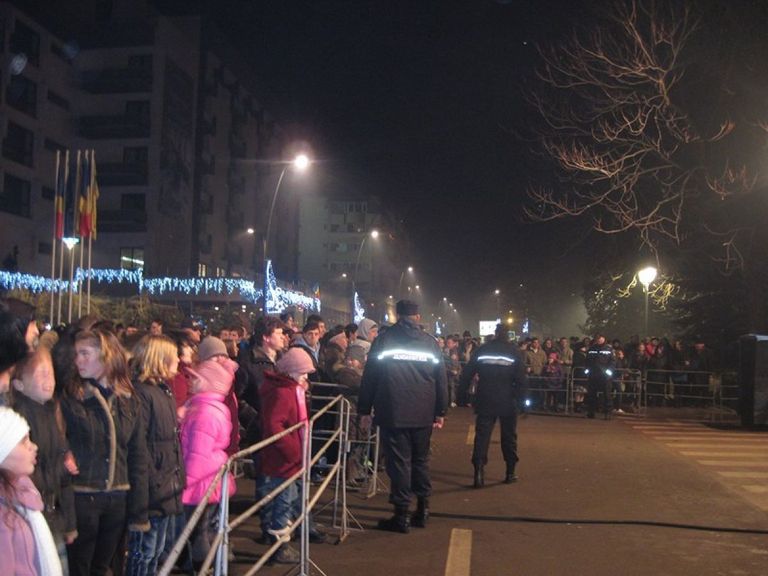 Revelioane şi spectacole în stradă, sub lupa jandarmilor