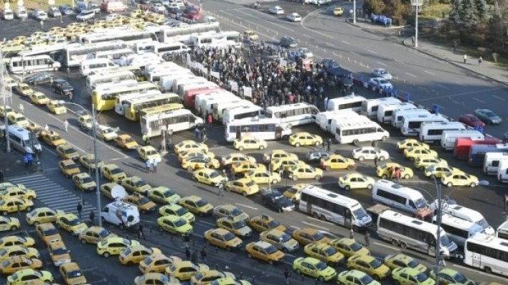 Taximetriştii au blocat Capitala cu un protest de amploare