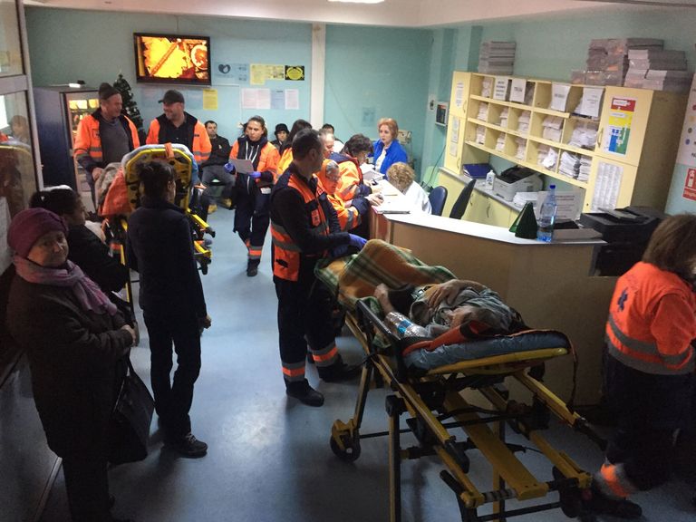 Ajunşi la spital după bătăi ca în filme