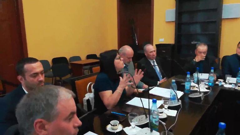 Cătălina Lupaşcu le povesteşte consilierilor locali PSD cum e cu UrbanServ.
