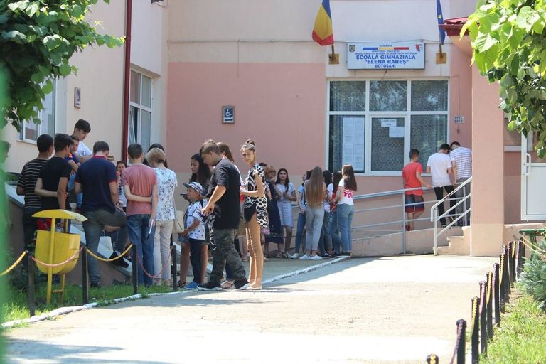 Admitere 2018 – Absolvenţii de gimnaziu au aflat liceul la care au intrat după repartizarea computerizată