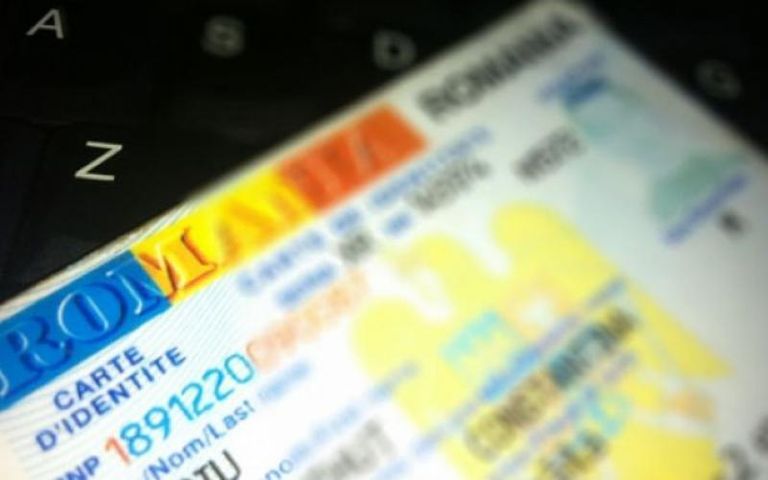 Mii de români vor fi obligați să își schimbe buletinul, pașaportul sau permisul de conducere. Litera „î”, eliminată în Senat