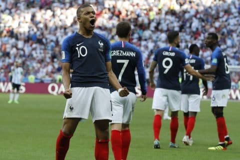 Franța și Anglia atacă astăzi sferturile la Cupa Mondială. Programul optimilor și televizările