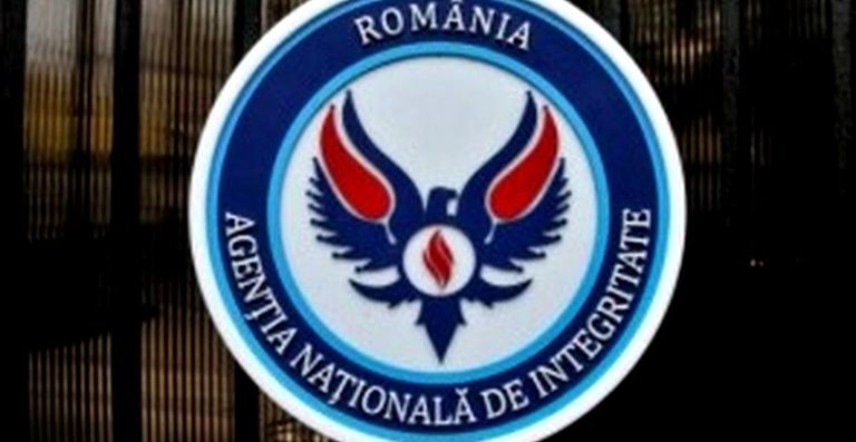 Funcţionar găsit în incompatibilitate de inspectorii de integritate