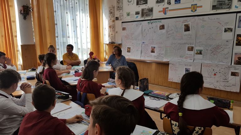 Ana Blandiana în vizită la Şcoala „Ştefan cel Mare” din Botoşani