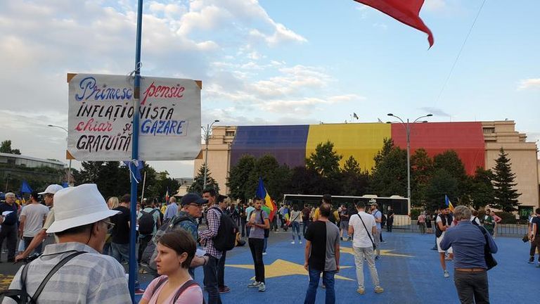 Protest în Piaţa Victoriei