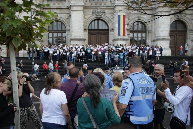 Protest tăcut al magistraţilor