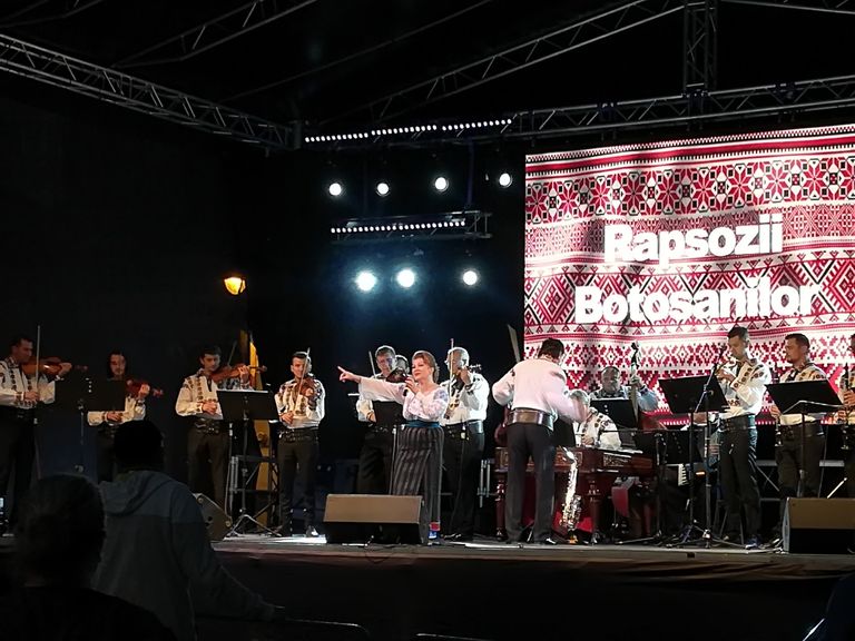 Regal marca „Rapsozii Botoşanilor” la September Fest