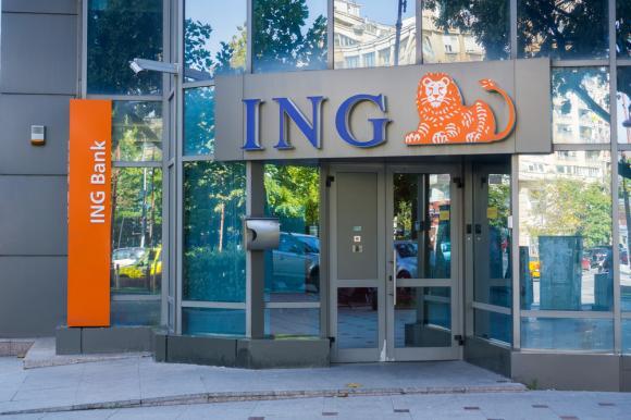 Clienţii ING s-au trezit cu tranzacţiile dublate de bancă