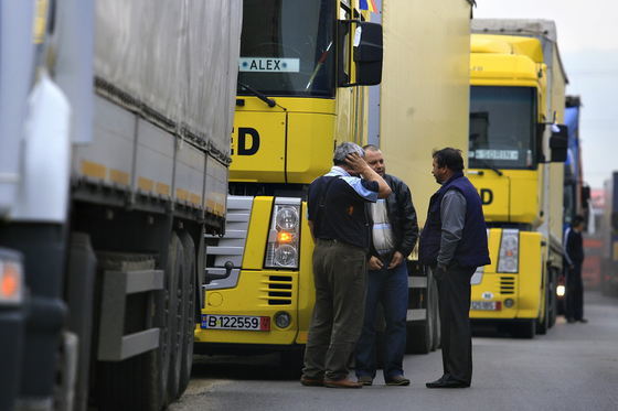 Restricţii de circulaţie pentru camioane în Ungaria