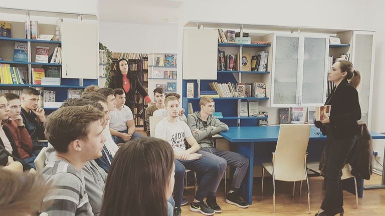 Educaţie juridică pentru tineri, la Colegiul Economic „Octav Onicescu”