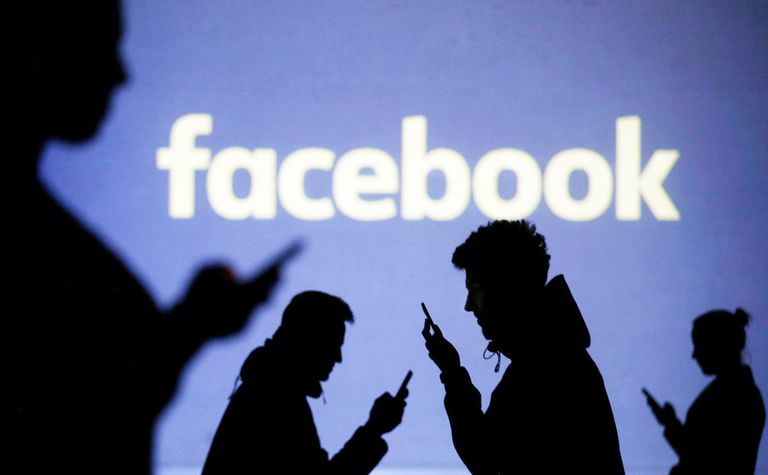 Facebook a copiat fără permisiune contactele a 1,5 milioane de utilizatori