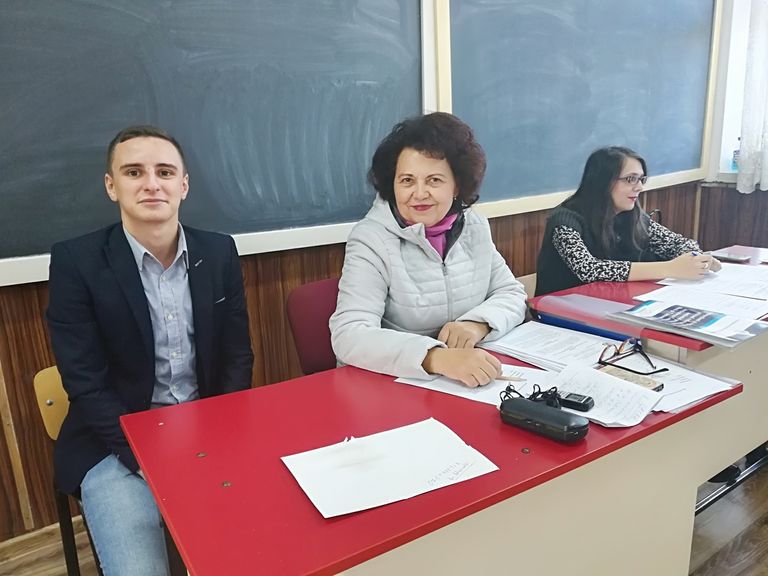 Referendum. Prezenţă scăzută la vot, la secţiile de la Liceul „Dimitrie Negreanu”