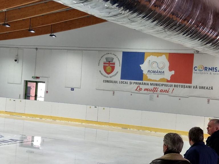 Încep probele la patinoar și terenuri de sport la Cornișa