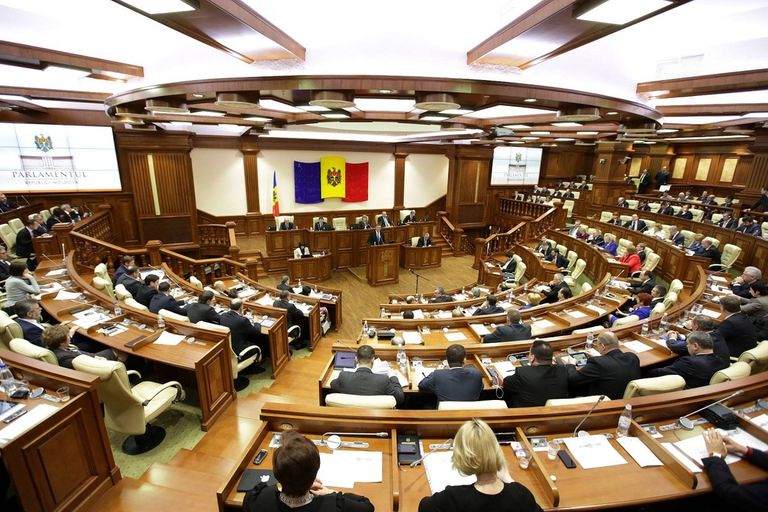 Moldovenii nu vor să vorbească limba română