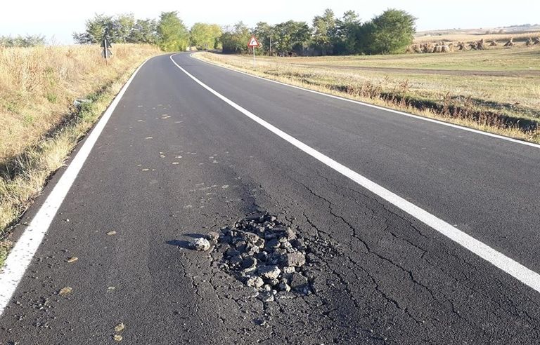 Gropile de pe Drumul Ruşinii au fost acoperite