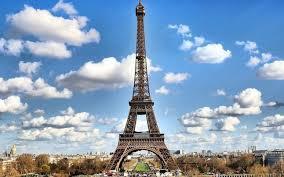 Alertă cu bombă la Turnul Eiffel: Monumentul a fost evacuat