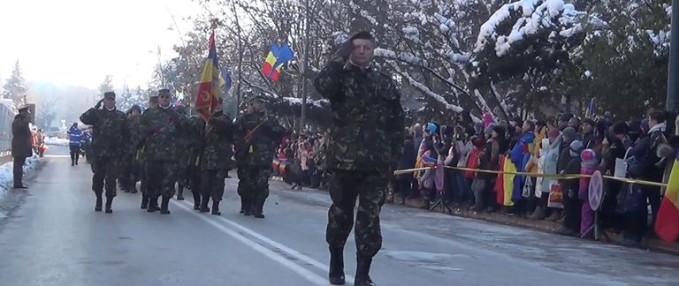 Defilare impresionantă cu ocazia Zilei Naţionale a României (VIDEO)