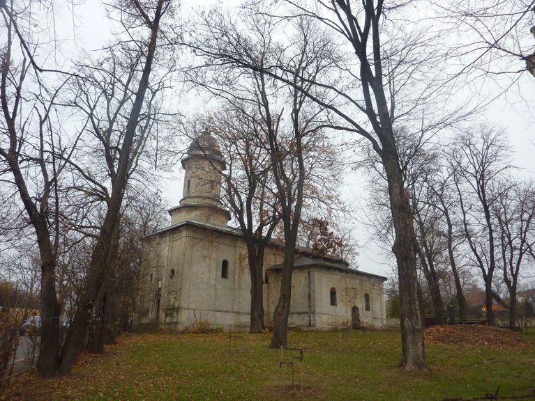 Bisericile vechi ale Botoșanilor – Biserica armenească Sf. Treime