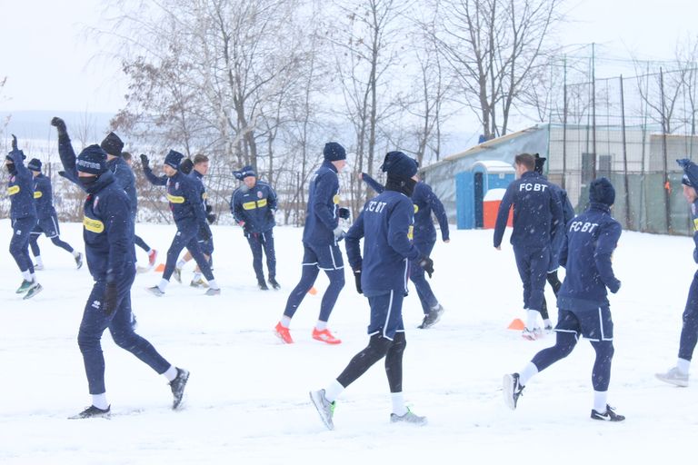 Fotbaliștii lui „Ciobi” au susținut astăzi primul antrenament din 2019! (Galerie Foto)