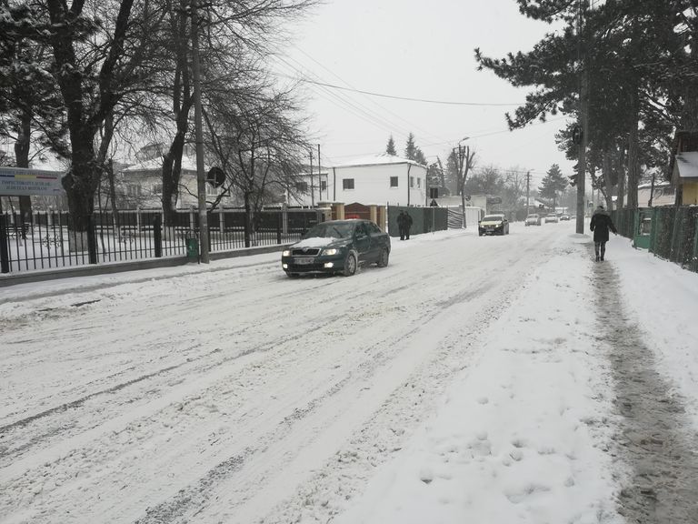Iarna a pus stăpânire pe municipiul Botoşani (video)
