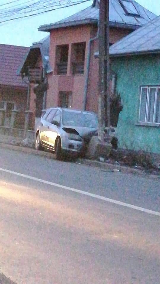 Maşină condusă de un adolescent de 14 ani din Rădăuţi, urmărită de poliţie
