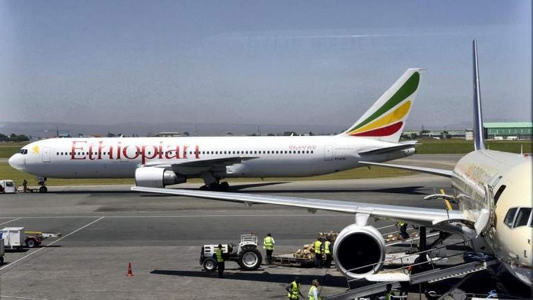 Cutiile negre ale avionului prăbușit în Etiopia au fost recuperate