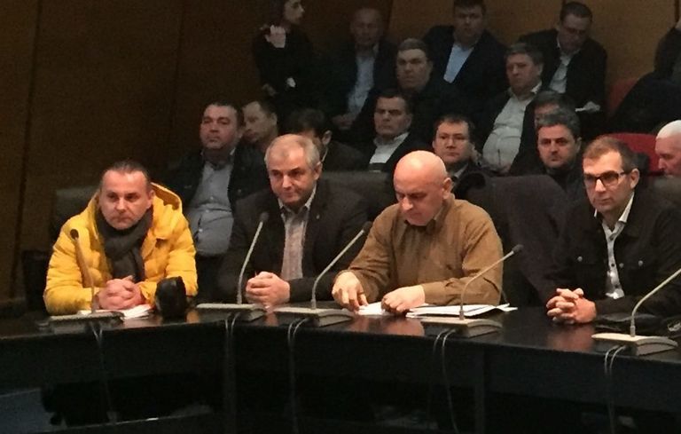 Ameninţări la CJ cu sistarea luptei cu pesta din cauza banilor