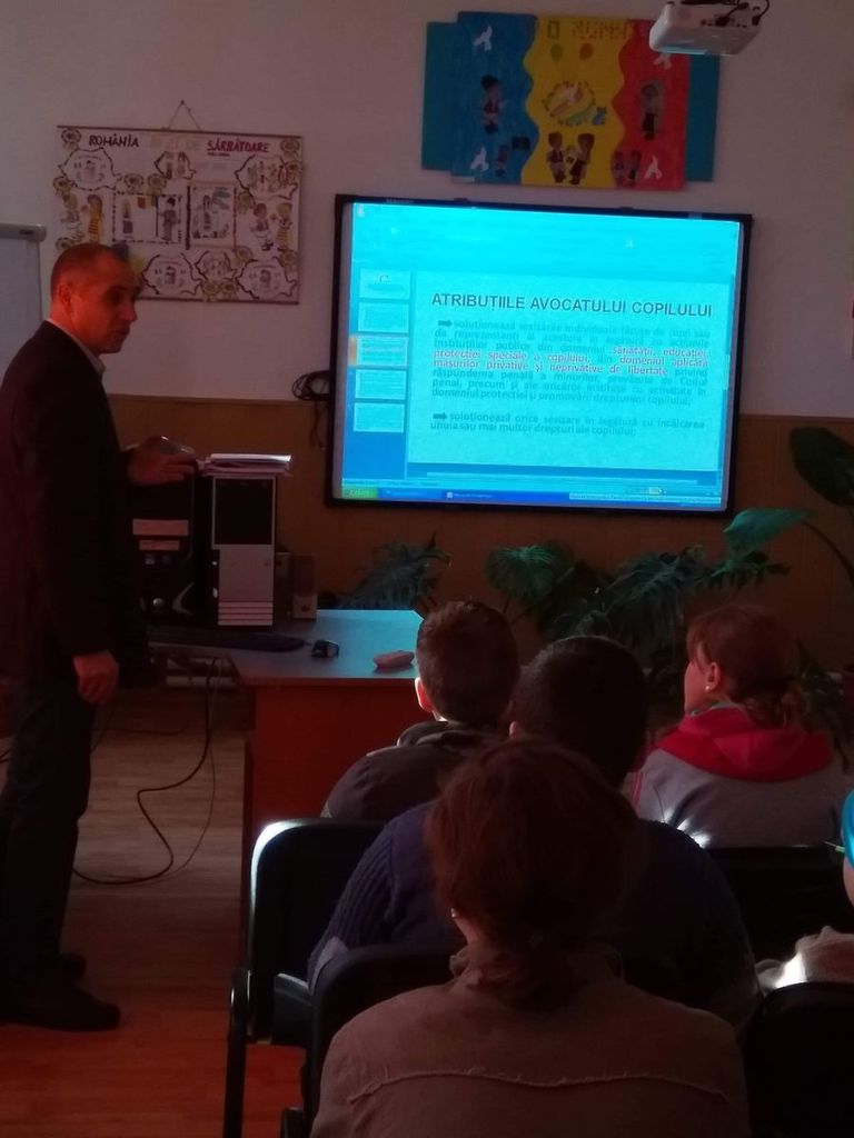 Şcoala Gorbăneşti a găzduit o dezbatere despre drepturile copiilor