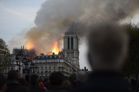Miliardarii francezi au deblocat deja 300 de milioane de euro pentru restaurarea Notre Dame