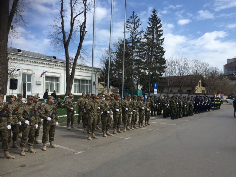 Ziua NATO sărbătorită și la Botoșani. Militarii vor defila sub drapelul de luptă