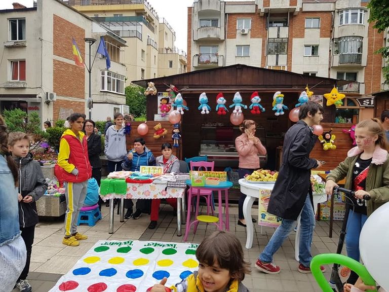 Sărbătoarea copiilor, scurtată de ploaie (video)
