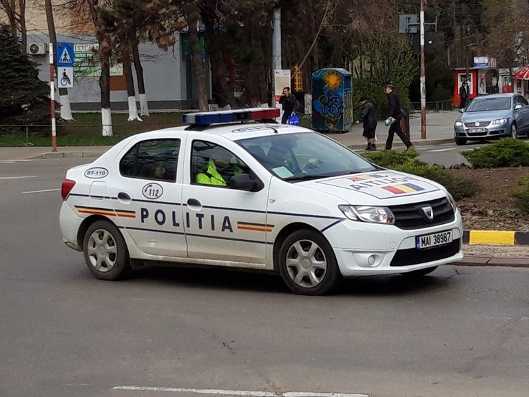 Amenzi și permise reținute după mai multe intervenții ale polițiștilor