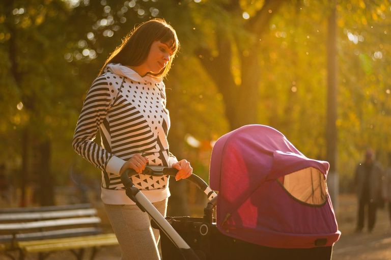 Cum să alegi corect căruciorul copilului: 3 criterii de care să ții cont