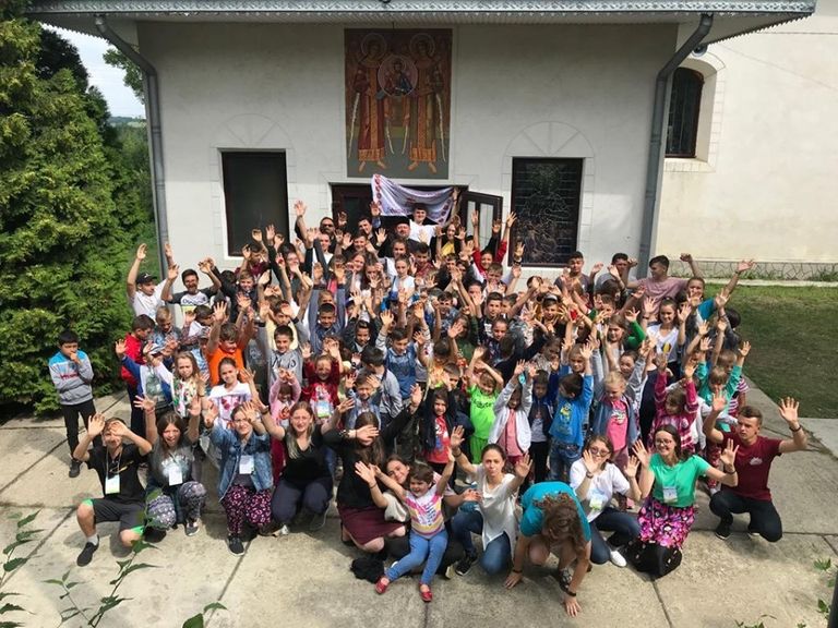 Tabere pentru 1200 de copii organizate de Filiala Vorona Mare a Asociaţiei Tineretul Ortodox Român