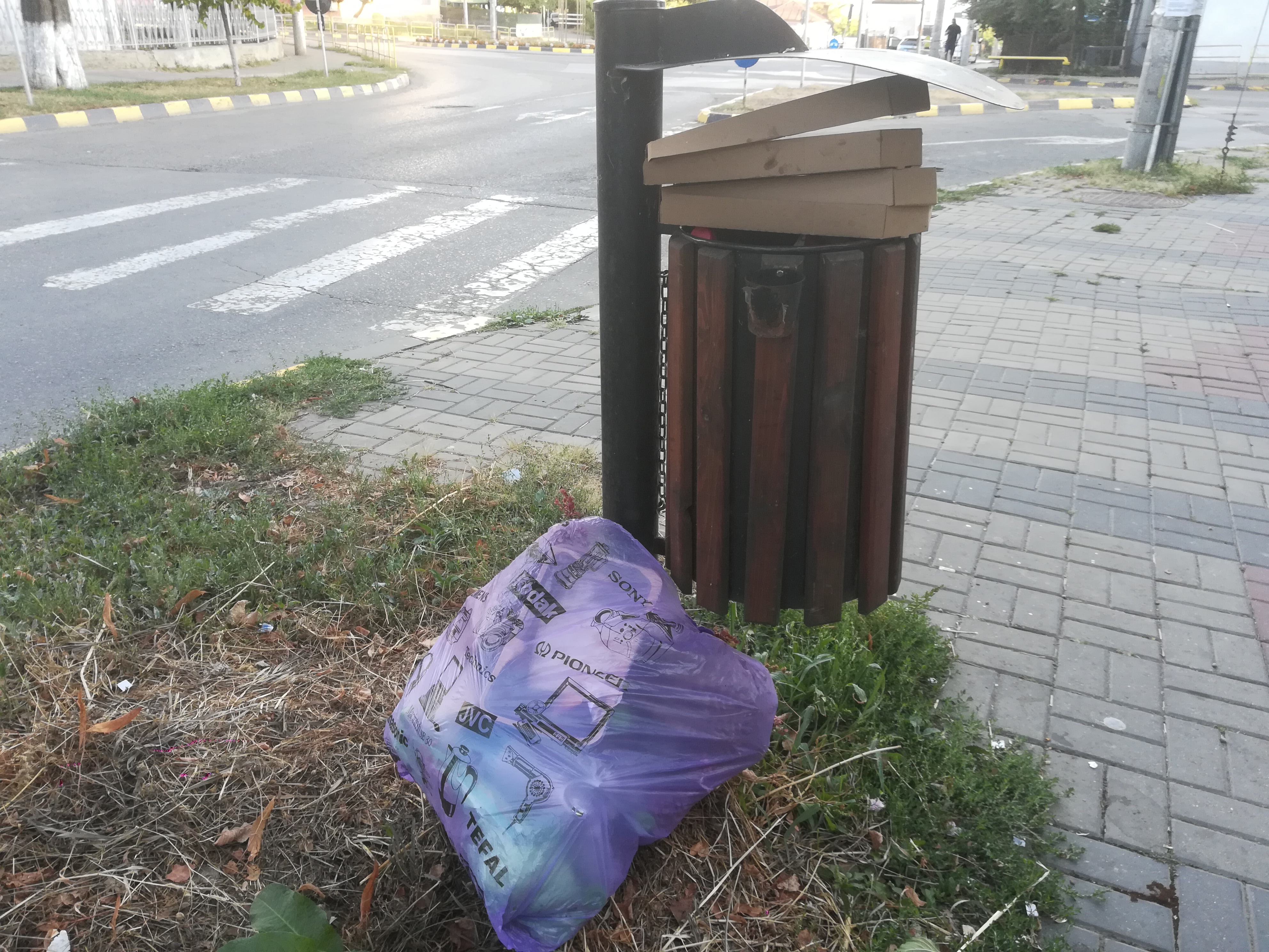 9:45 Suppression chorus Amenzi mai mari pentru cei care pun deşeuri menajere în coşurile stradale -  Monitorul de Botoșani