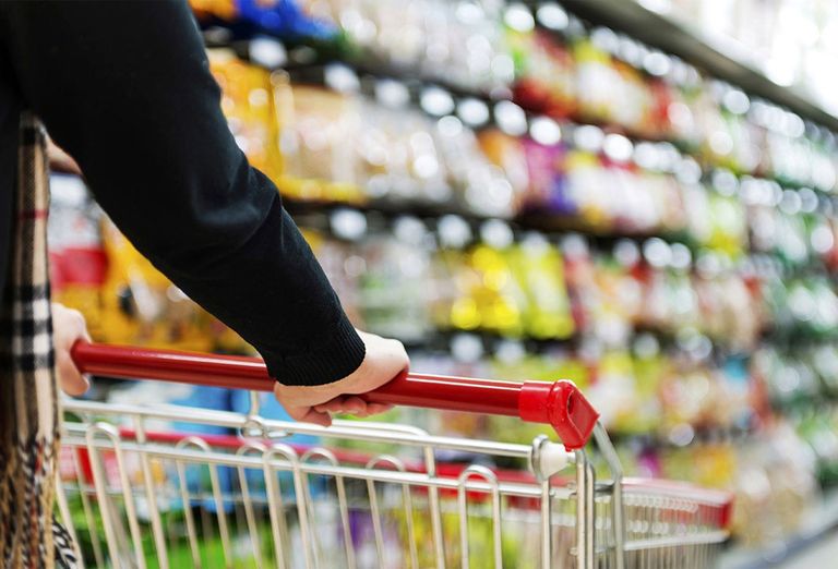 Magazinele, obligate să afişeze la reduceri cel mai scăzut preţ din ultimele 30 de zile înainte de ofertă