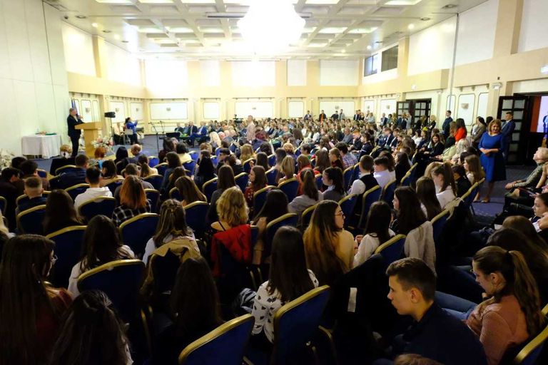Colegiul Economic „Octav Onicescu” a sărbătorit 130 de ani de învăţământ economic şi comercial la Botoşani (video)