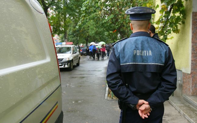 Poliţistul romilor găsit vinovat de abuz